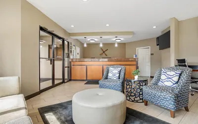 Photo 3 - Best Western Airport Inn