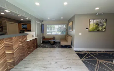 Photo 3 - Best Western Town House Lodge