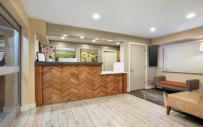Photo 4 - Best Western Town House Lodge