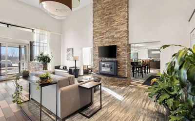 Photo 3 - Best Western Luxbury Inn Fort Wayne