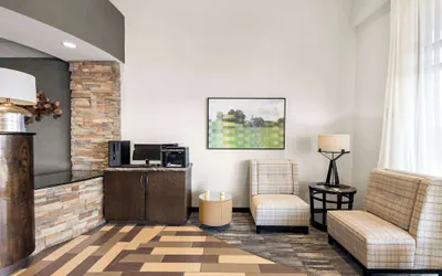 Photo 5 - Best Western Luxbury Inn Fort Wayne