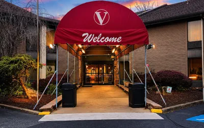 Photo 2 - The View Inn & Suites