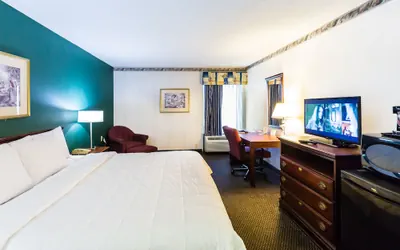 Photo 4 - The View Inn & Suites