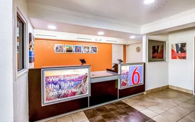 Photo 3 - Motel 6 Euless, TX - DFW West