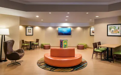 Photo 4 - Fairfield by Marriott Anaheim Resort