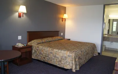 Photo 5 - Executive Inn