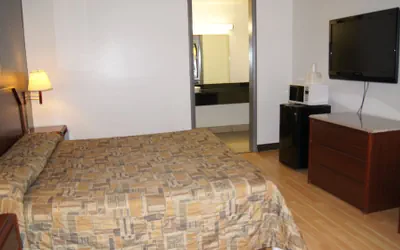 Photo 4 - Executive Inn