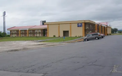 Photo 2 - Executive Inn
