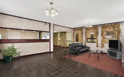 Photo 3 - Days Inn by Wyndham Hagerstown I-70