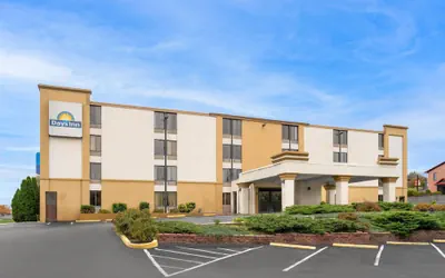 Photo 2 - Days Inn by Wyndham Hagerstown I-70