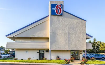 Photo 2 - Motel 6 Grove City, OH