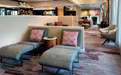 Photo 2 - Courtyard by Marriott Chicago Naperville