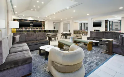 Photo 3 - DoubleTree by Hilton Detroit Novi