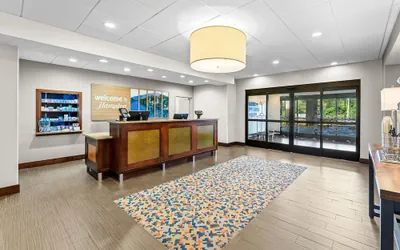 Photo 3 - Hampton Inn & Suites Philadelphia/Bensalem