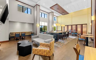 Photo 4 - Hampton Inn & Suites Philadelphia/Bensalem