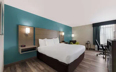 Photo 5 - Best Western Hampton Coliseum Inn