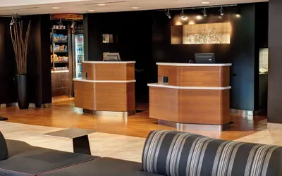 Photo 2 - Courtyard by Marriott Chicago Oakbrook Terrace