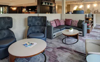 Photo 4 - Courtyard by Marriott Chicago Oakbrook Terrace
