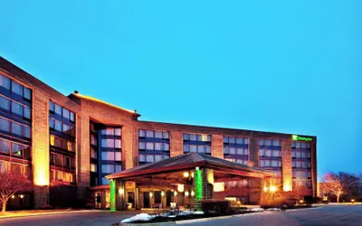 Photo 2 - Holiday Inn Chicago Nw Crystal Lk Conv Ctr by IHG