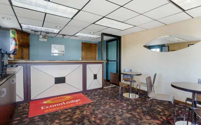 Photo 4 - Econo Lodge Knoxville North