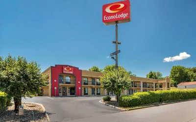 Photo 2 - Econo Lodge Knoxville North