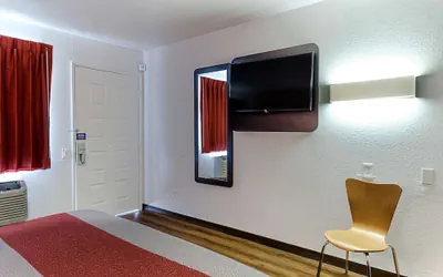 Photo 5 - Motel 6 Fresno, CA