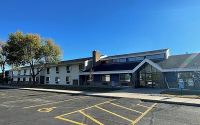 Photo 2 - AmericInn by Wyndham Worthington