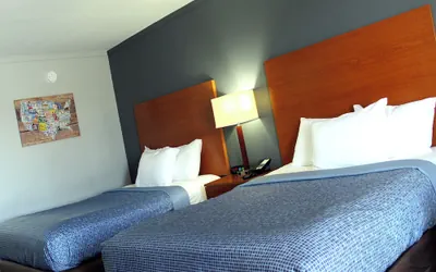 Photo 5 - Econo Lodge Franklin South