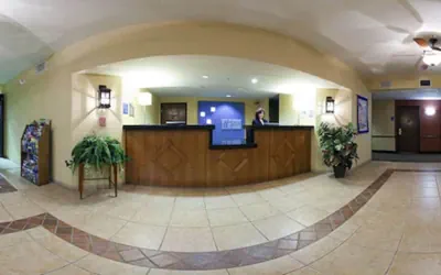 Photo 3 - Holiday Inn Express Hotel & Suites Bishop by IHG