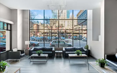 Photo 2 - Travelodge by Wyndham Downtown Chicago