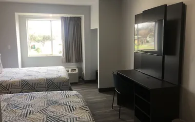 Photo 4 - Motel 6 McAllen, TX - East