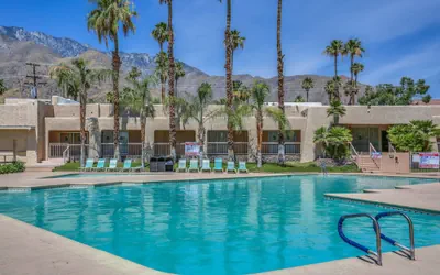 Photo 2 - Days Inn by Wyndham Palm Springs