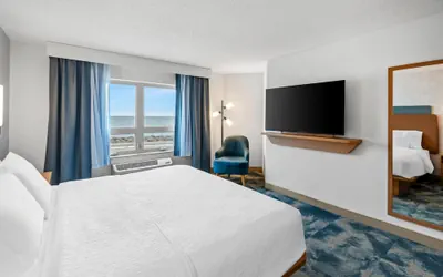 Photo 5 - Hampton Inn Duluth Canal Park