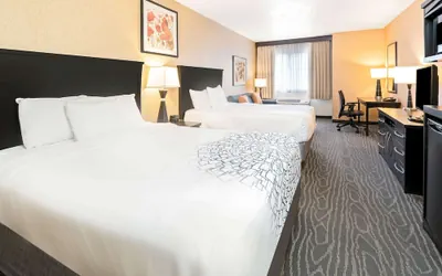 Photo 4 - La Quinta Inn & Suites by Wyndham Logan