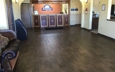 Photo 4 - Days Inn by Wyndham Hurricane/Zion National Park Area
