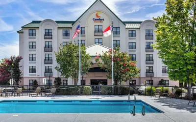 Photo 2 - Comfort Suites Hanes Mall