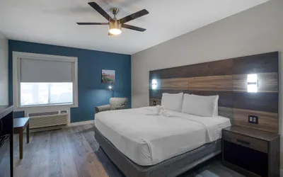 Photo 2 - HOM Hotel Gainesville, SureStay Collection by Best Western