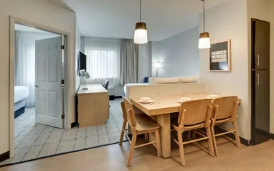 Photo 5 - Sonesta Simply Suites Miami Airport Doral