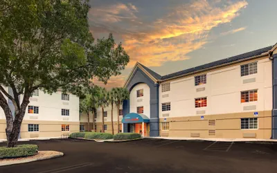 Photo 2 - Sonesta Simply Suites Miami Airport Doral