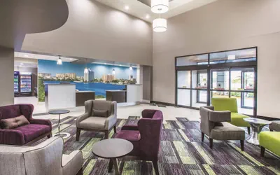 Photo 3 - Comfort Inn & Suites Clearwater South