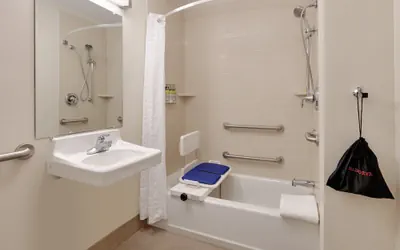 Photo 4 - Candlewood Suites Salina by IHG