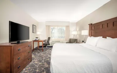 Photo 2 - La Quinta Inn & Suites by Wyndham Grants Pass