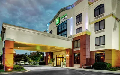 Photo 2 - Holiday Inn Express Richmond Airport by IHG