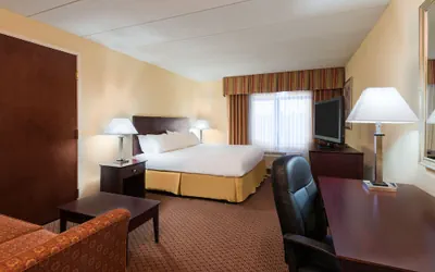 Photo 5 - Holiday Inn Express Richmond Airport by IHG
