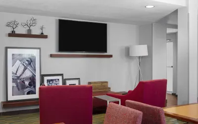 Photo 3 - Hampton Inn Orlando/Lake Buena Vista