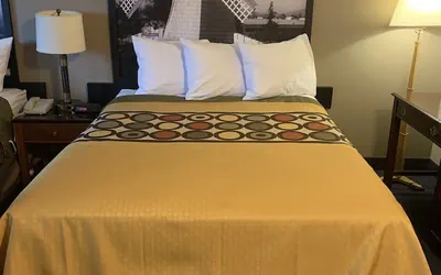 Photo 5 - Sutton Suites Hotel