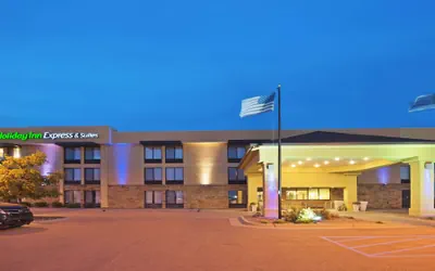 Photo 2 - Holiday Inn Express Hotel & Suites Colby by IHG
