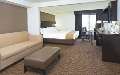 Photo 4 - Holiday Inn Express Hotel & Suites Colby by IHG