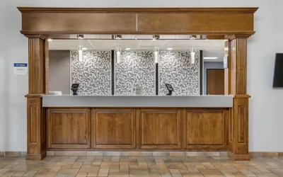 Photo 4 - Best Western Plus Southpark Inn & Suites