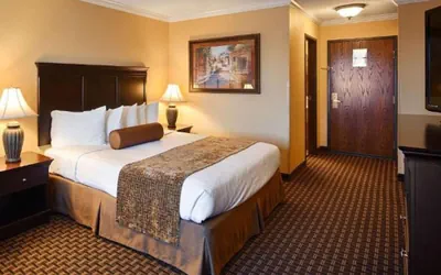Photo 5 - Best Western Plus Southpark Inn & Suites